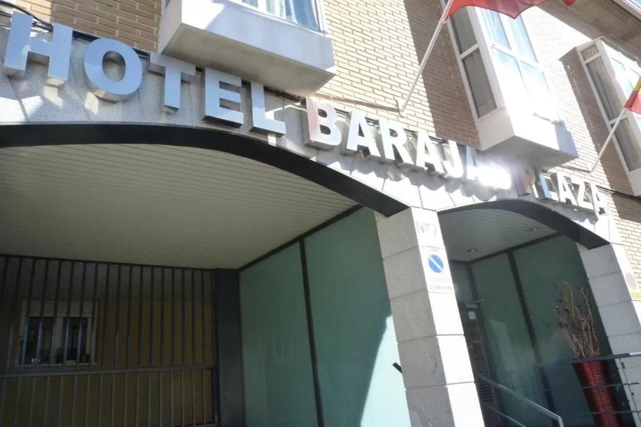 Hotel Barajas Plaza Madrid Bagian luar foto